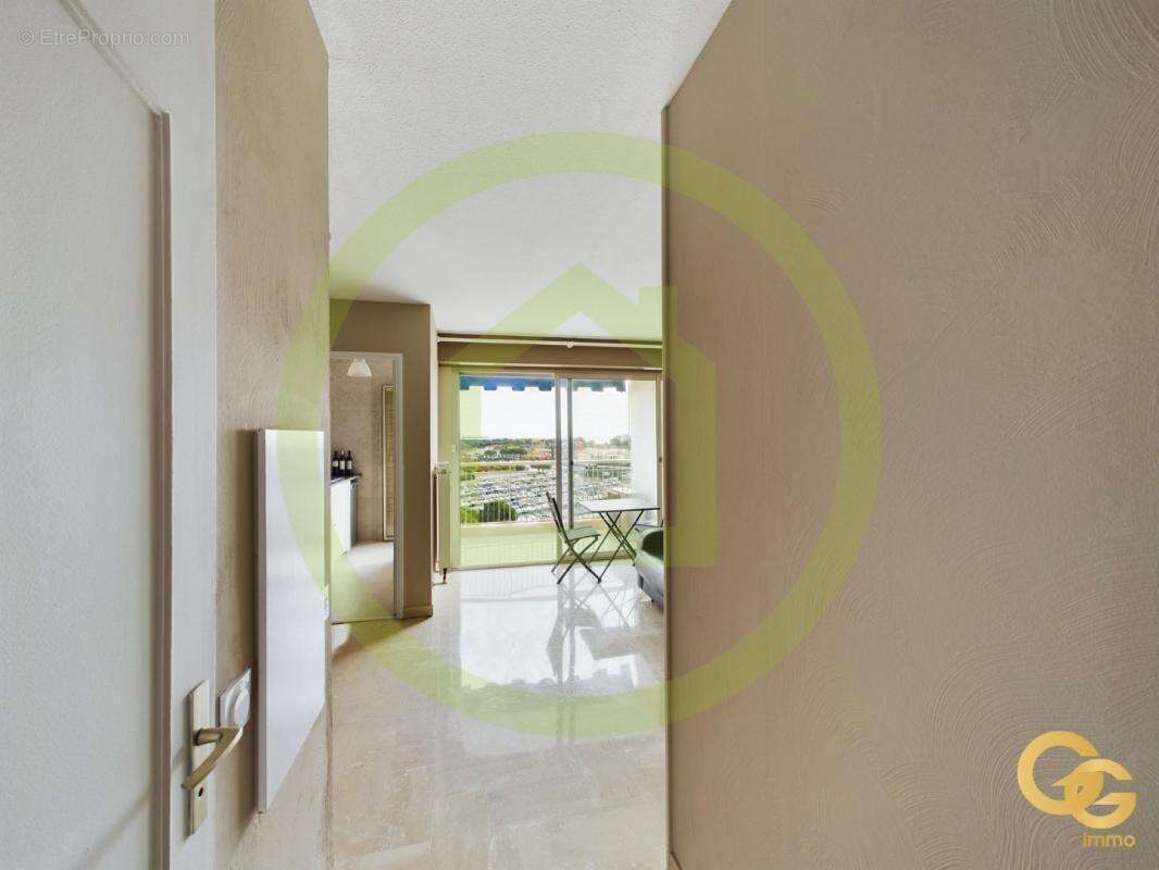 Appartement à MANDELIEU-LA-NAPOULE