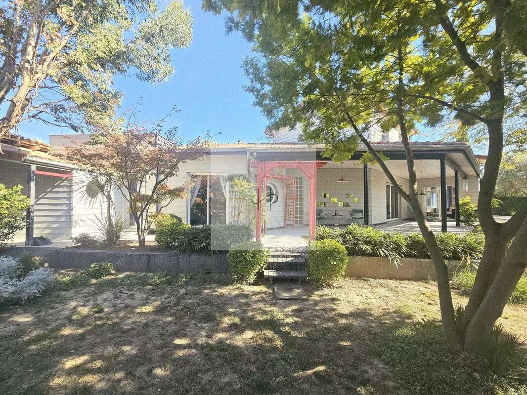 Maison à MONTELIMAR