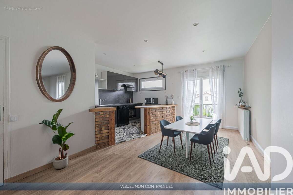 Photo 2 - Maison à TREMBLAY-EN-FRANCE