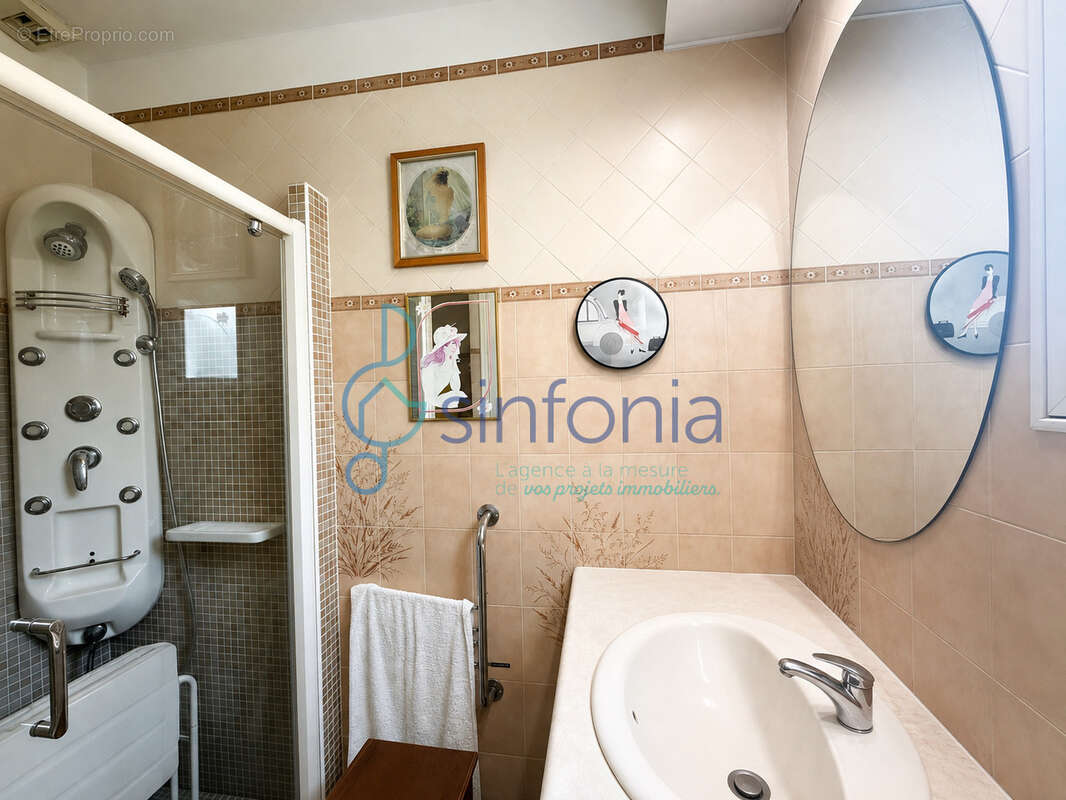 Nîmes   Maison de 120 m2 avec appartement indépendant de 45 m2, 2 garages et jardin - photo 18