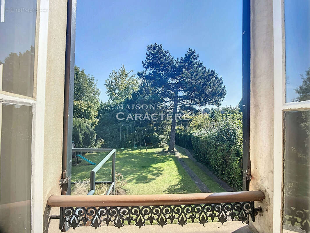 Maison à VERNEUIL-SUR-SEINE