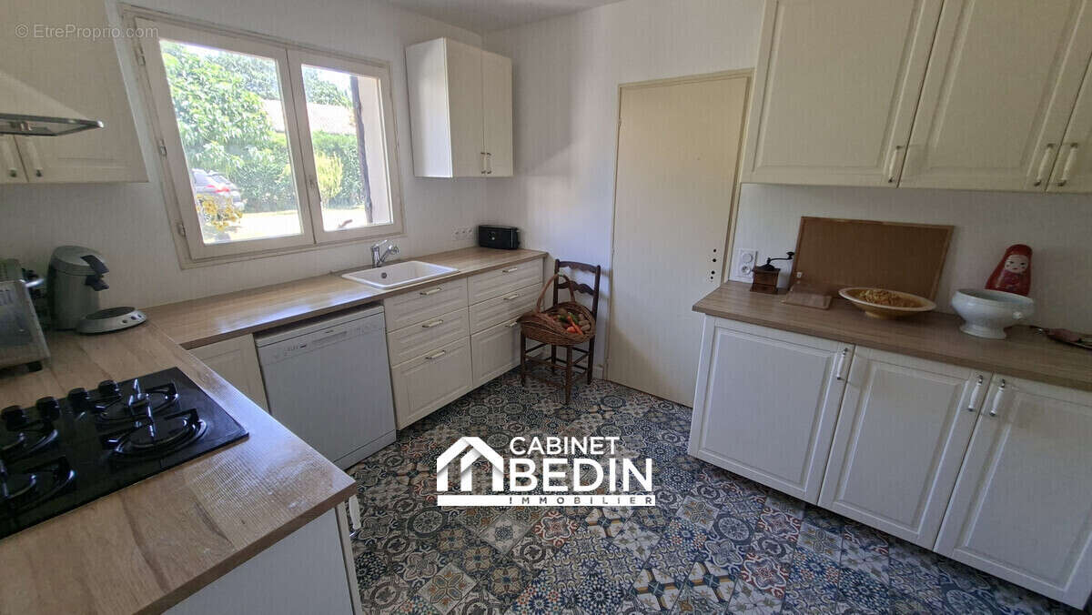 Maison 146 m² à La Lande-De-Fronsac  - photo 7