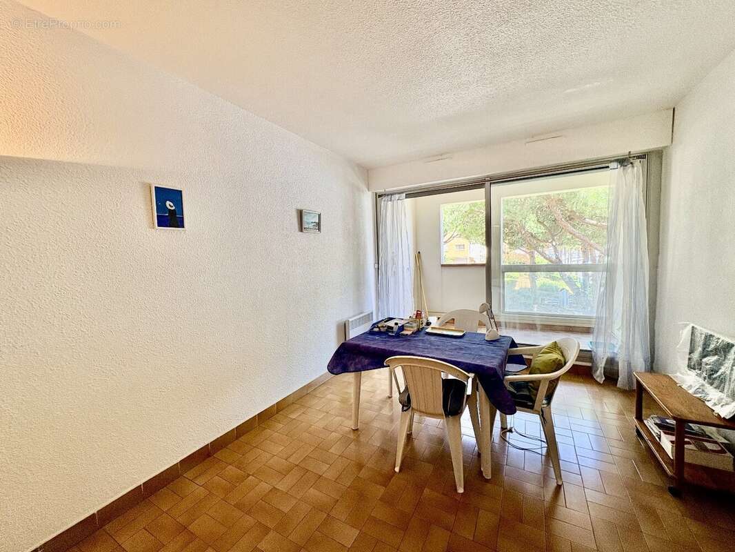 LE CAP D'AGDE - PORT - Studio dans résidence avec piscine, vue Port - photo 9