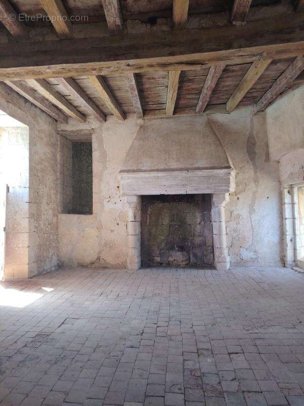 Maison à DANGE-SAINT-ROMAIN