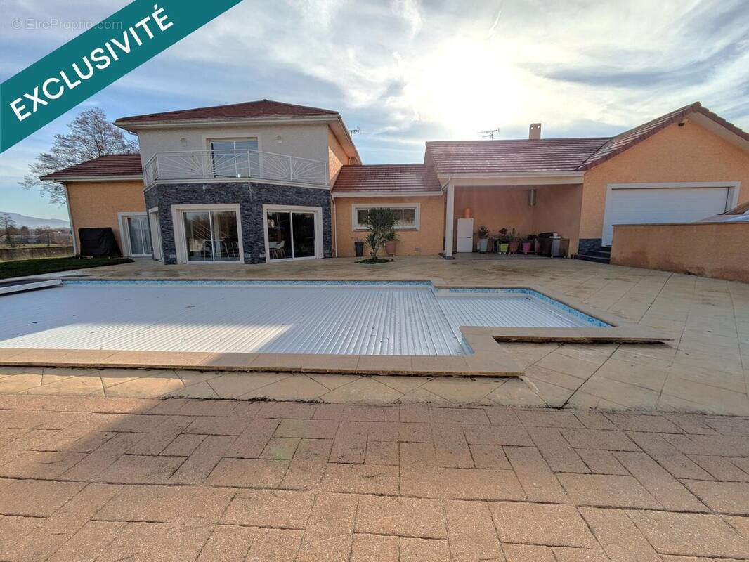 Photo 1 - Maison à VEZERONCE-CURTIN