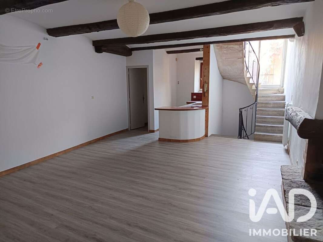 Appartement 105 m² à Les Vans  - photo 2