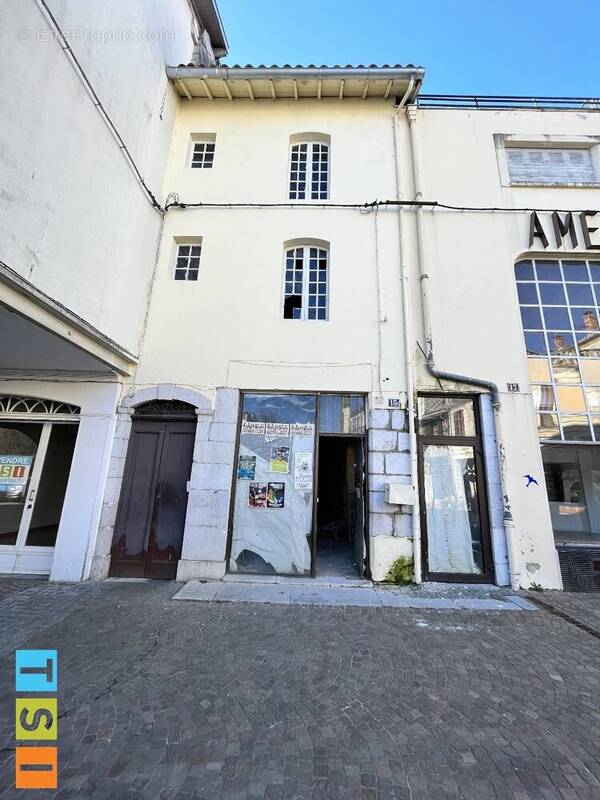 Maison à MONTREJEAU