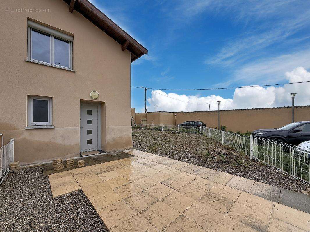 Appartement à SAINT-SYMPHORIEN-D'OZON