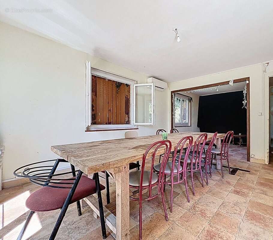 Maison à AMBILLOU-CHATEAU