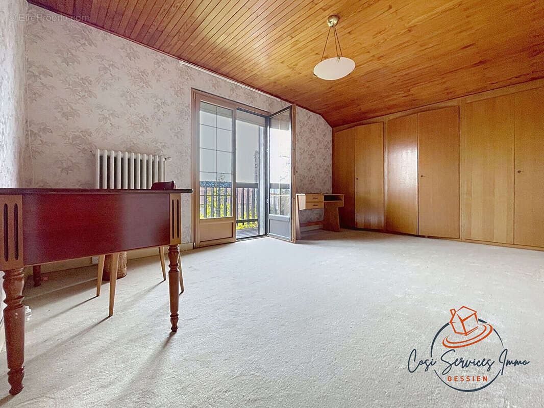 Maison individuelle hyper centre Thoiry avec grand terrain - photo 4