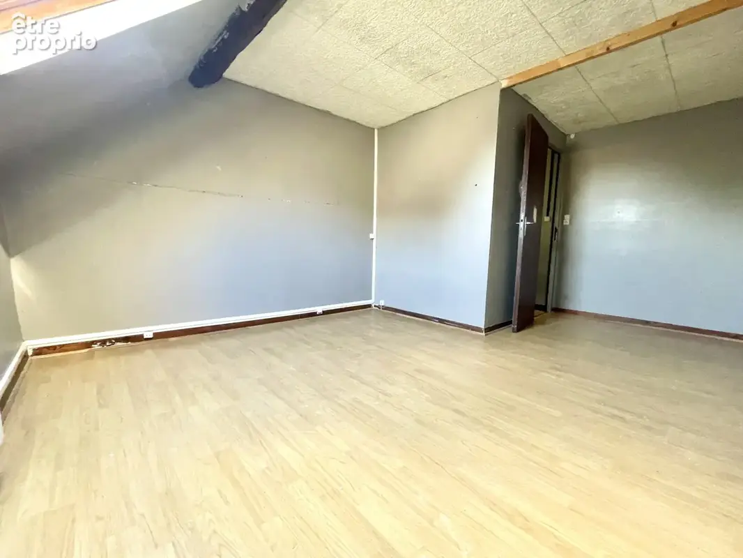 maison de 105 m2 à rénover - fort potentiel - photo 15