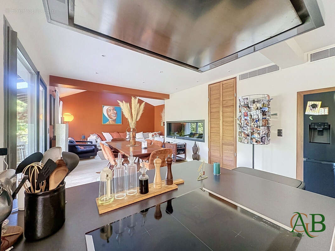 Maison 244 m² à Bassussarry  - photo 4