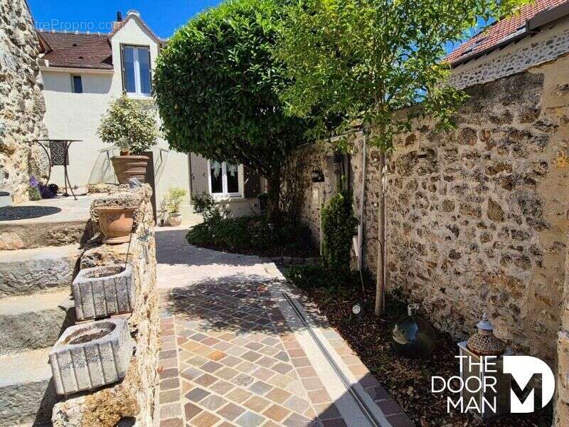 Maison à CERNAY-LA-VILLE