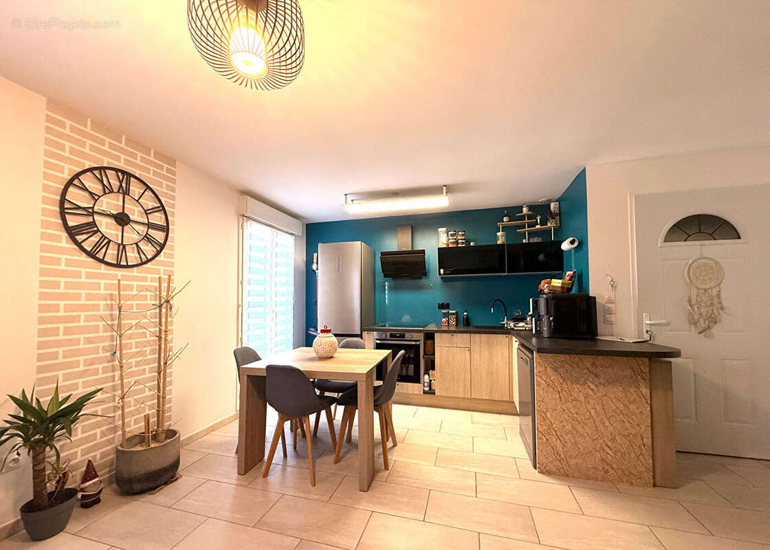 Charmant appartement 2 pièces à vendre à Brie Comte Robert - Secteur Pasteur - photo 2