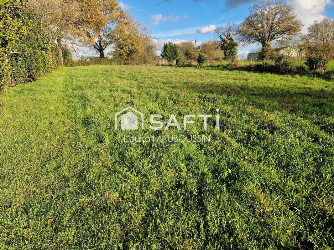 Photo 2 - Terrain à PETIT-AUVERNE