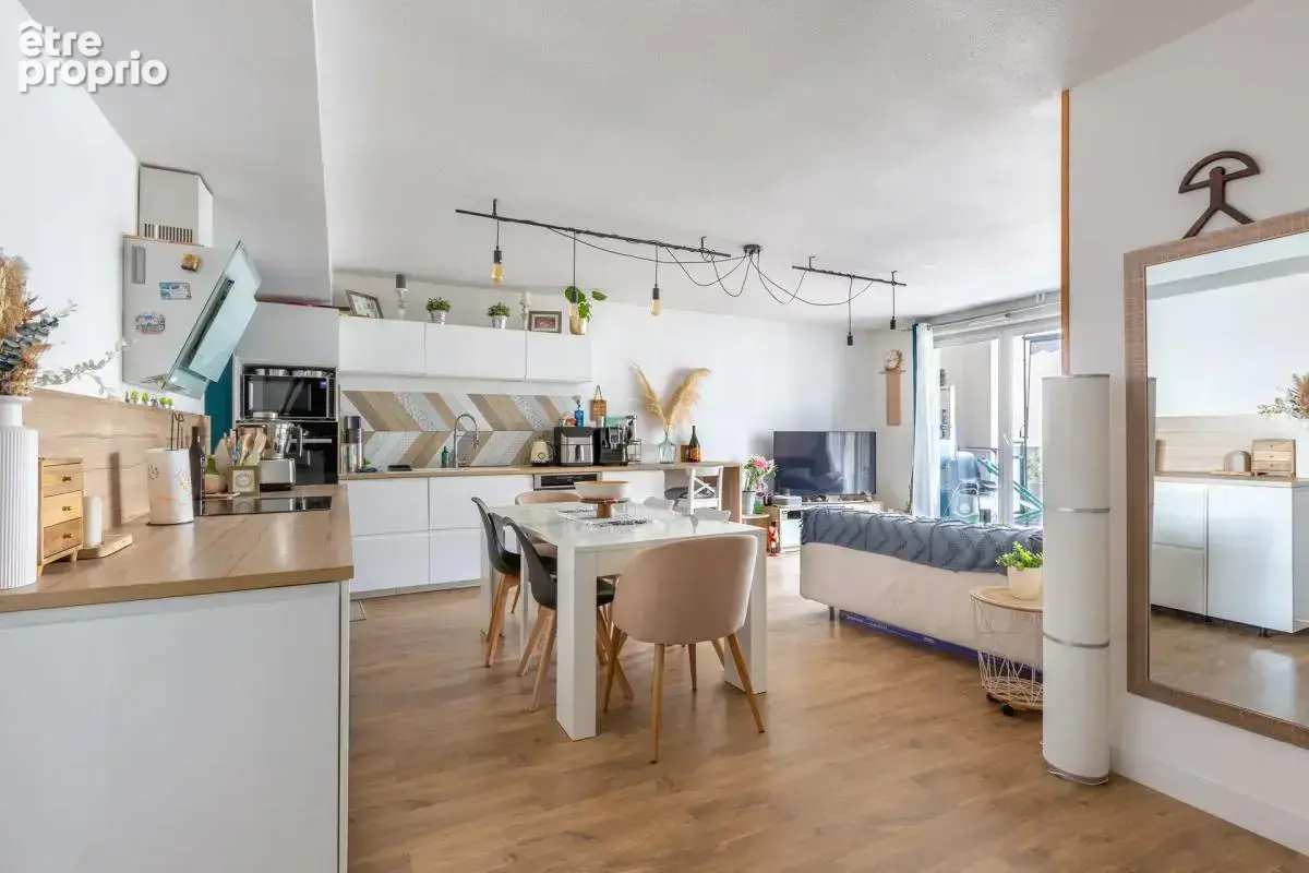 Appartement de 4 pièces de 86 m² avec garage à Villeurbanne - photo 2