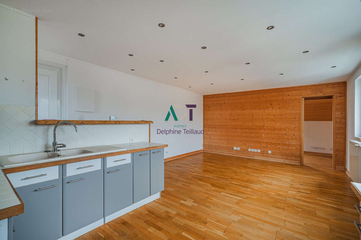 Appartement à FONTAINE
