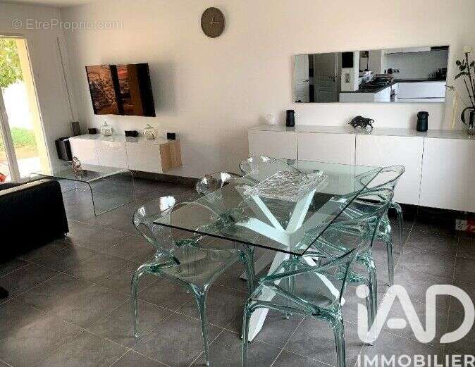 Maison 66 m² à Ensues-La-Redonne  - photo 8
