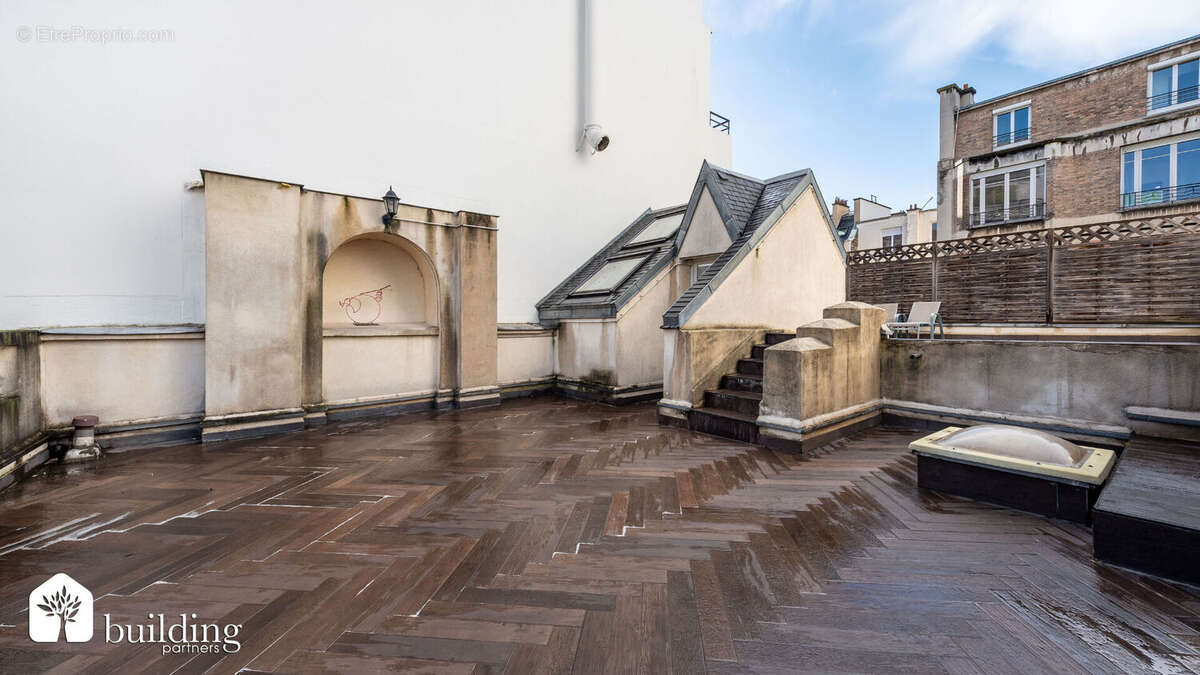 Appartement à PARIS-16E