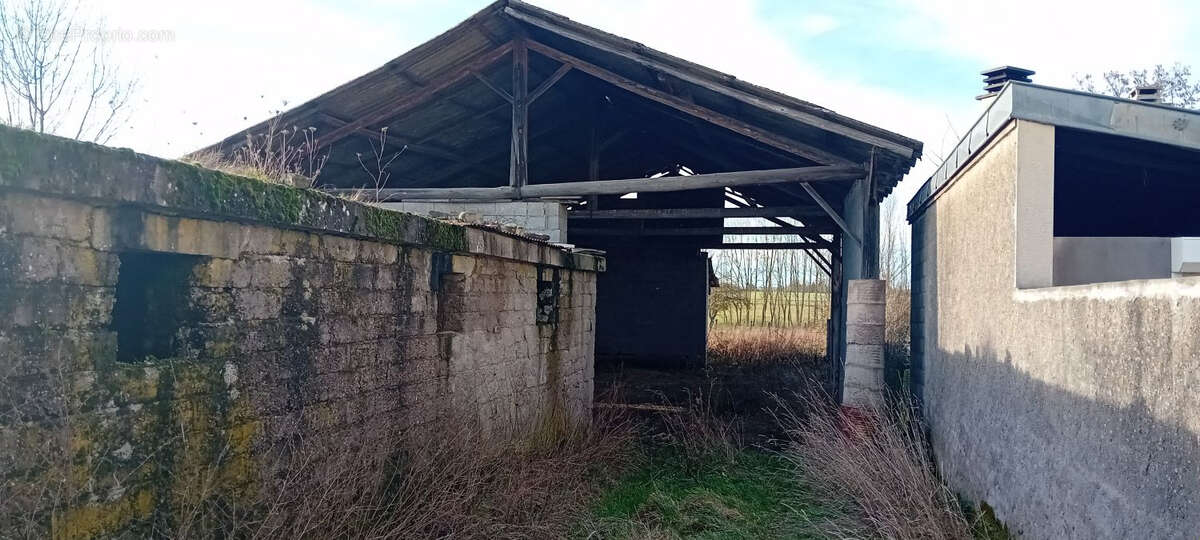 Terrain à VRONCOURT