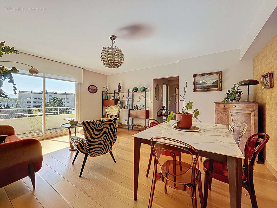 Appartement T4 95 m² rénové au coeur du Triangle d'Or d'Annecy - photo 18