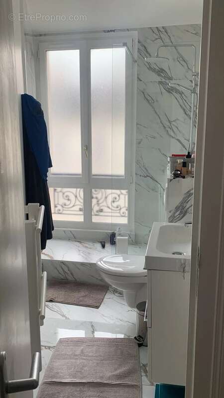 Appartement à PARIS-17E