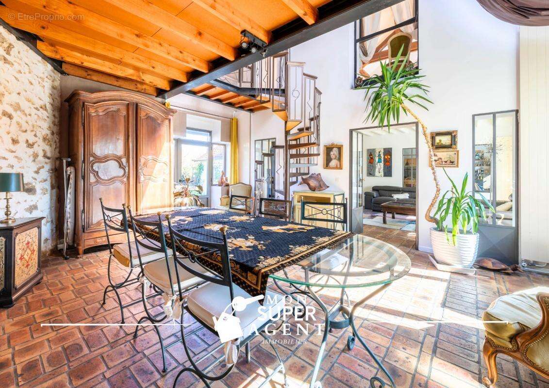 Maison à DAMMARIE-LES-LYS