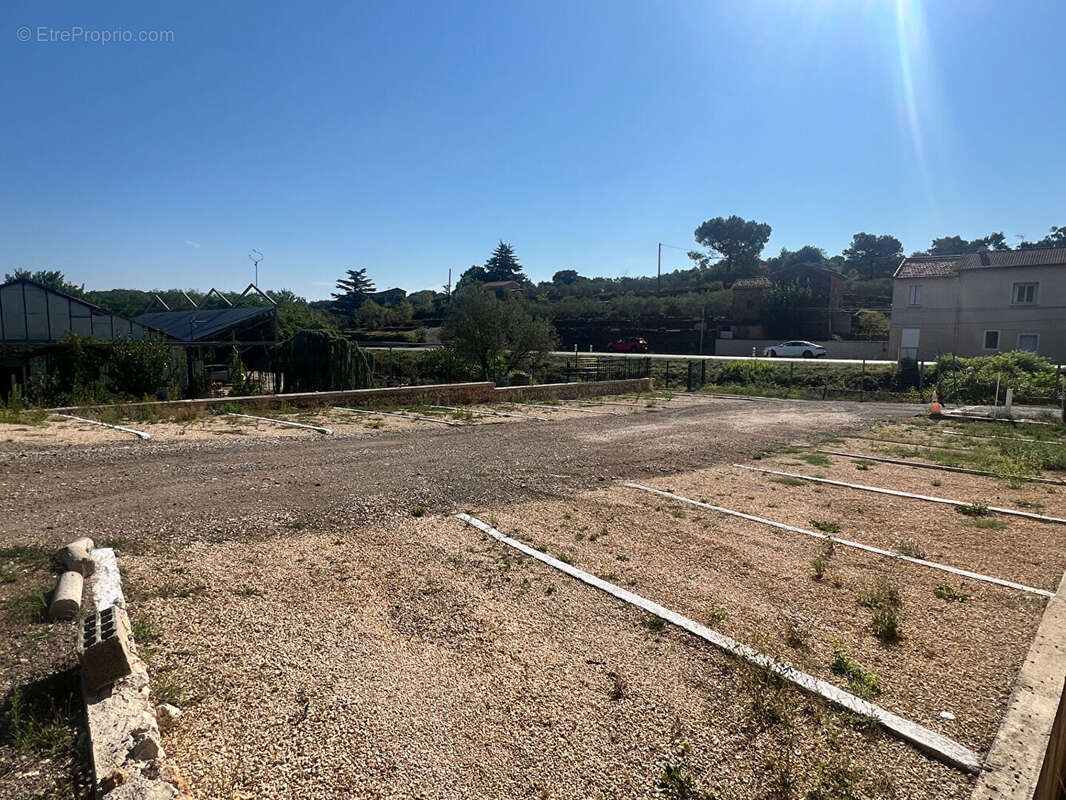 Commerce à LES MAGES