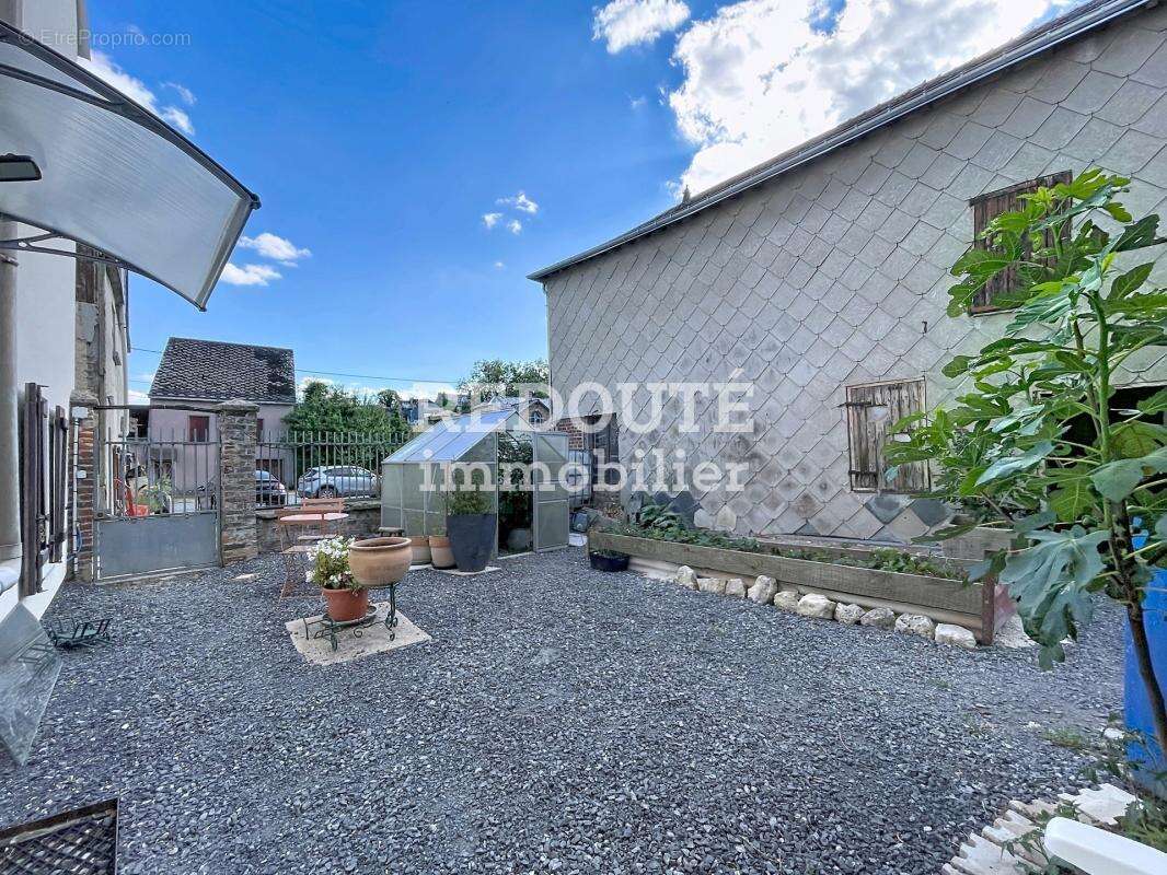 Rethel - à vendre - maison avec cour et dépendances - photo 18
