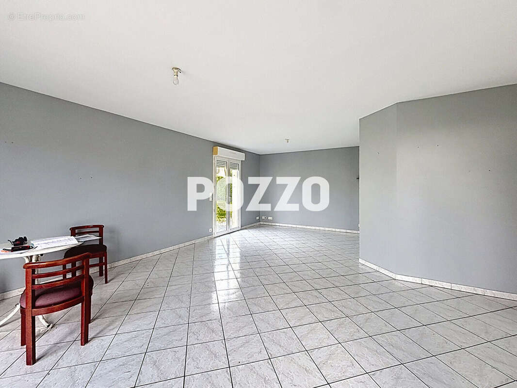 Marigny Le Lozon , maison plain pied de type F5 à 600 mètres du centre ville; bon état, jardin garage et parking privé - photo 9