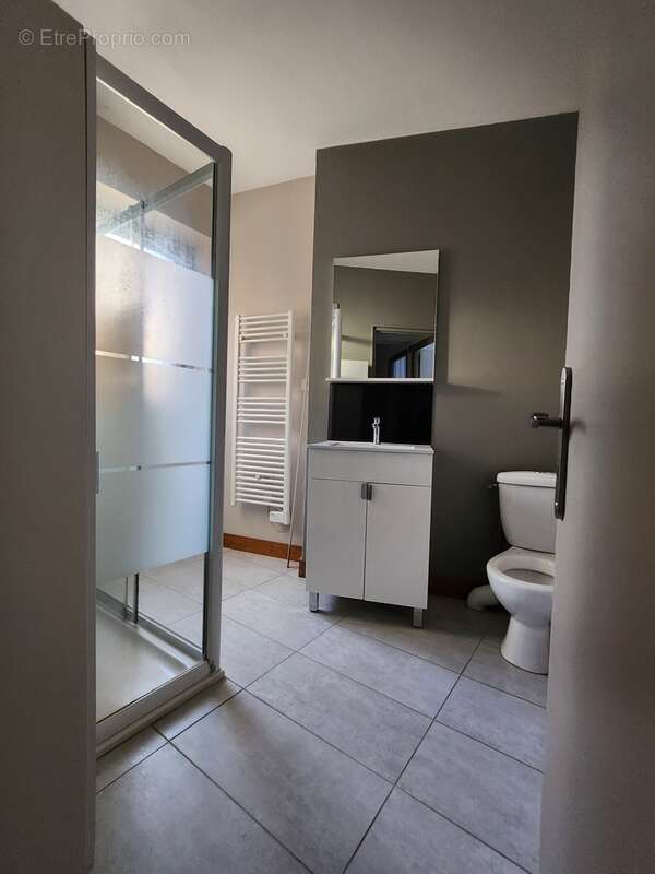 Maison à SAINT-LEONARD-DE-NOBLAT