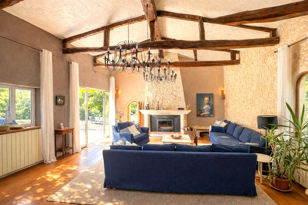 Maison à CALLIAN
