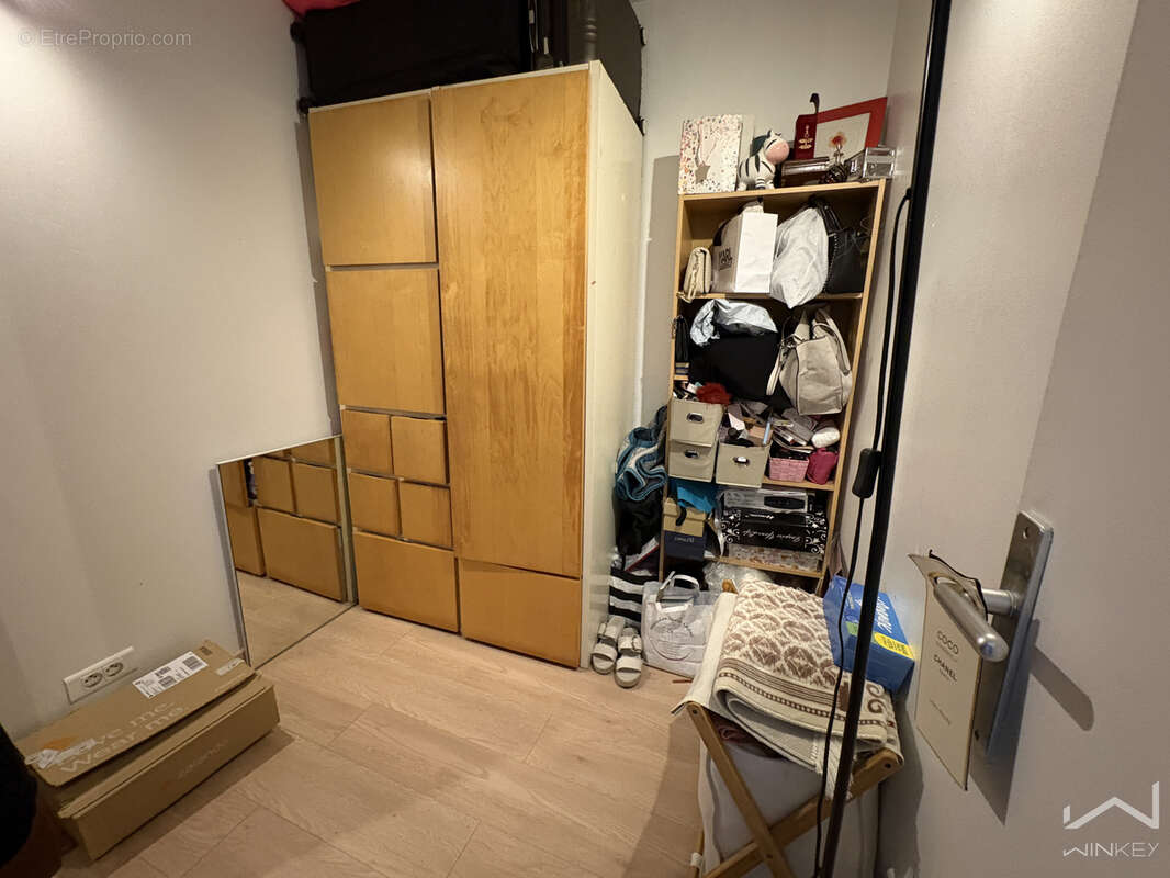 Appartement à VENEUX-LES-SABLONS