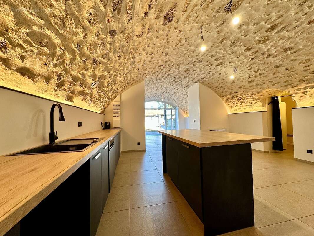 Duplex 100 m2 en rez-de-jardin à vendre 3 pièces FORGES LES BAINS (91) - photo 14