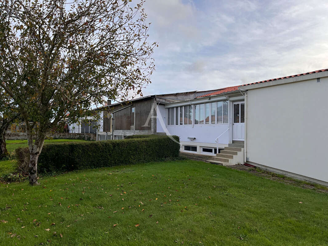 Maison à SAINTE-FLAIVE-DES-LOUPS