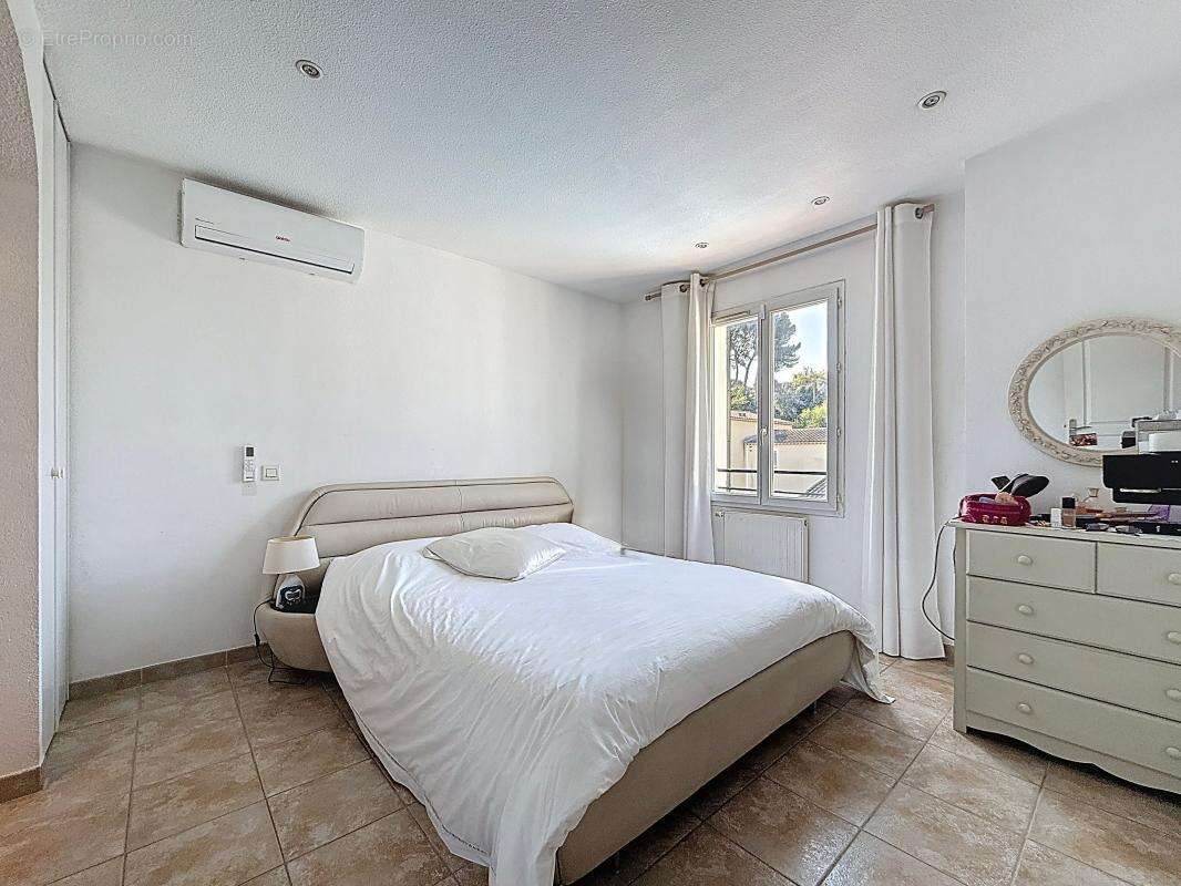 Maison à MOUGINS