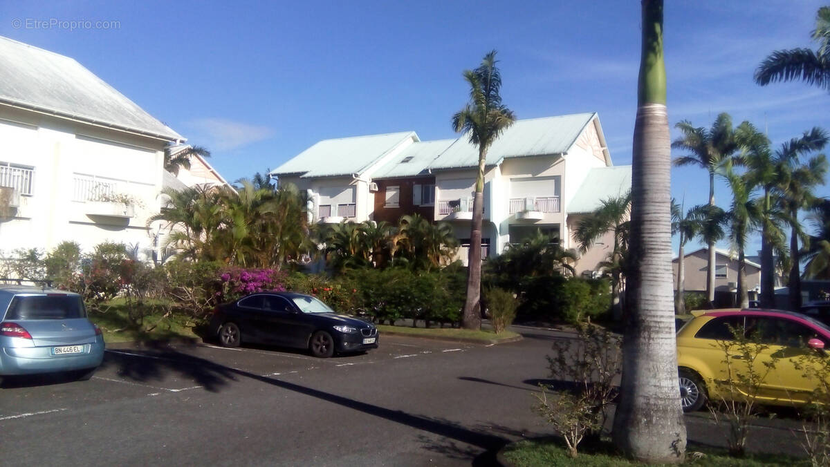 Appartement à BAIE-MAHAULT