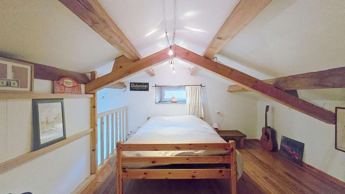 Maison à JAUJAC