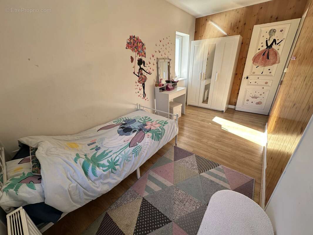 Maison à SAINT-ASTIER