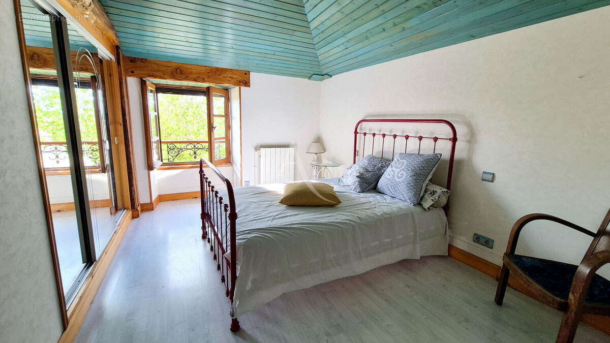 Maison à JARNAC-CHAMPAGNE