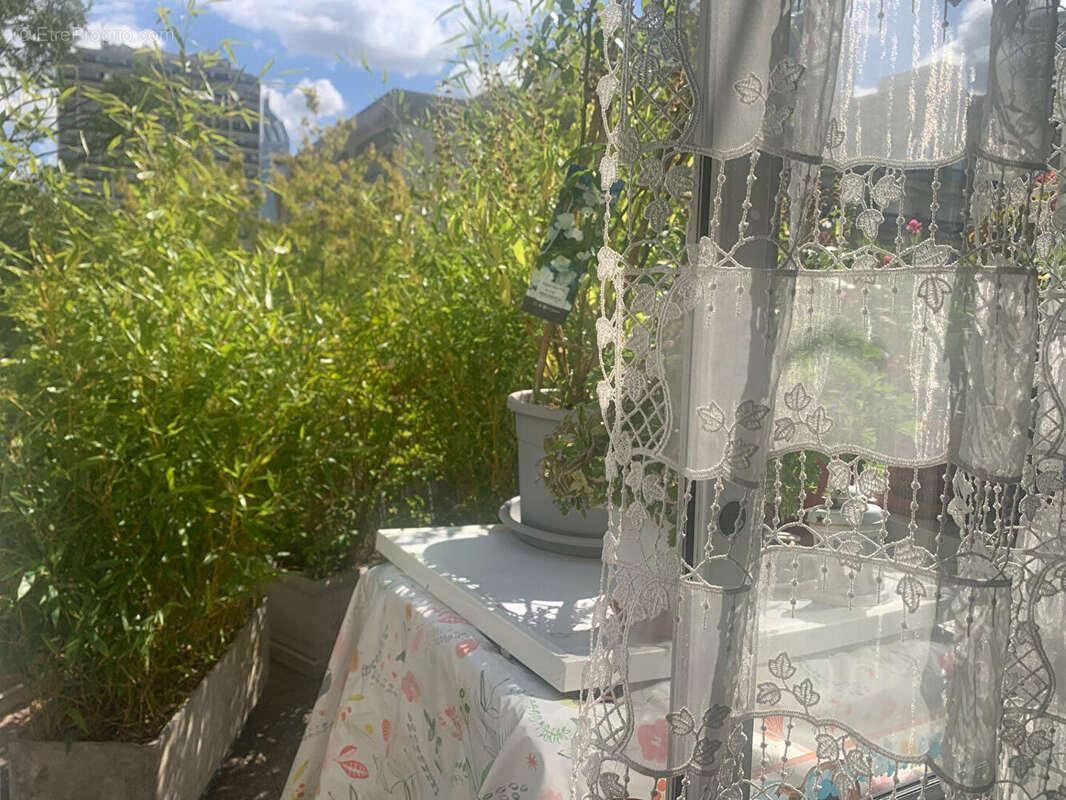 Appartement à COURBEVOIE