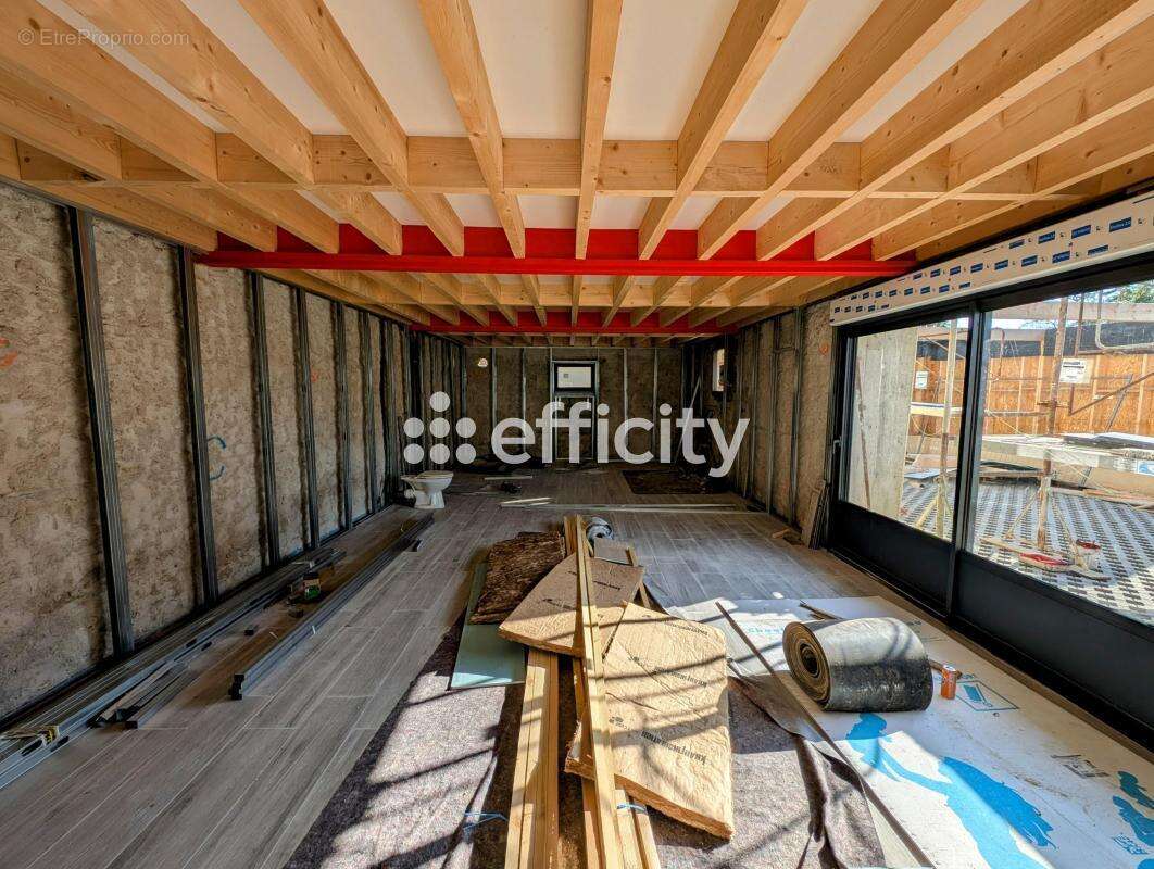 Maison à VENDAYS-MONTALIVET