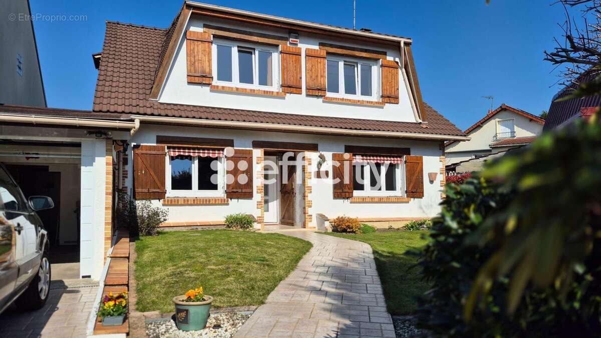 Maison à CHELLES