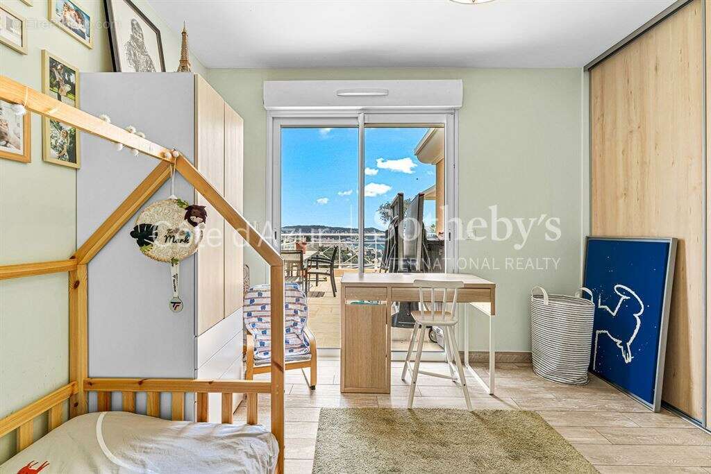 Duplex avec jardin, piscine et vue panoramique sur la mer sur les hauteurs de Nice - photo 13
