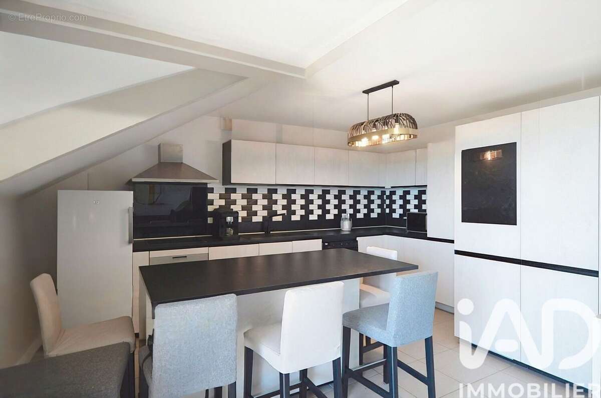 Photo 4 - Appartement à PERON