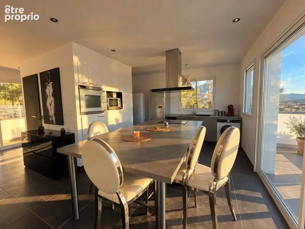Maison 200 m2 avec vue sur Marseille   Calme absolu   Fort potentiel   La Millière - photo 10