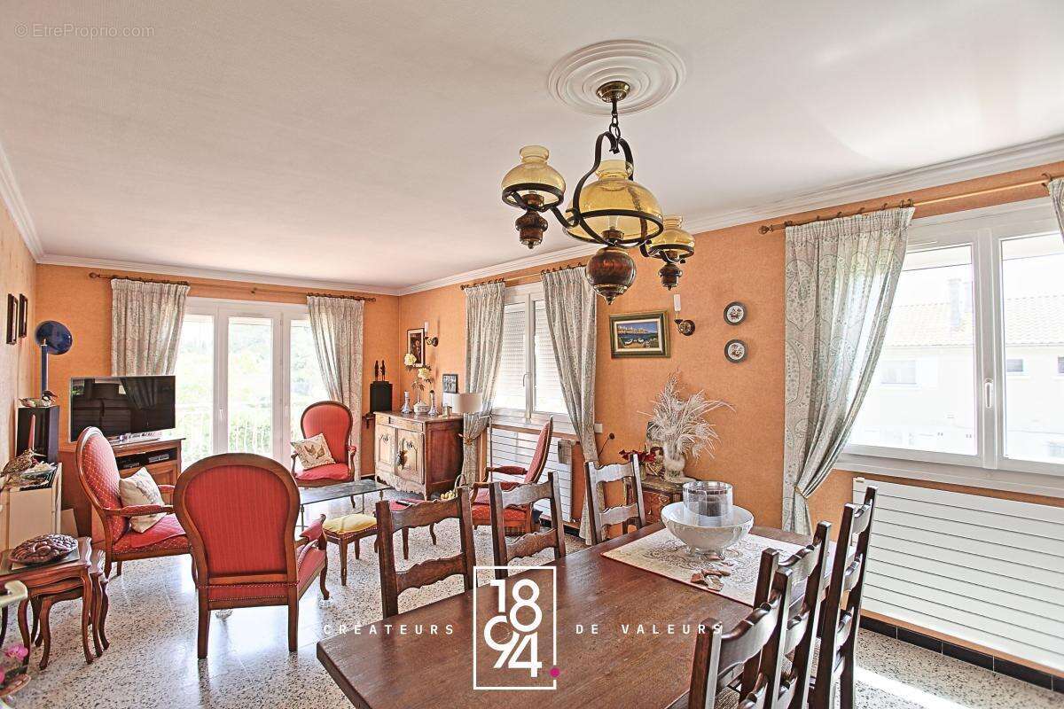 Maison à RODILHAN
