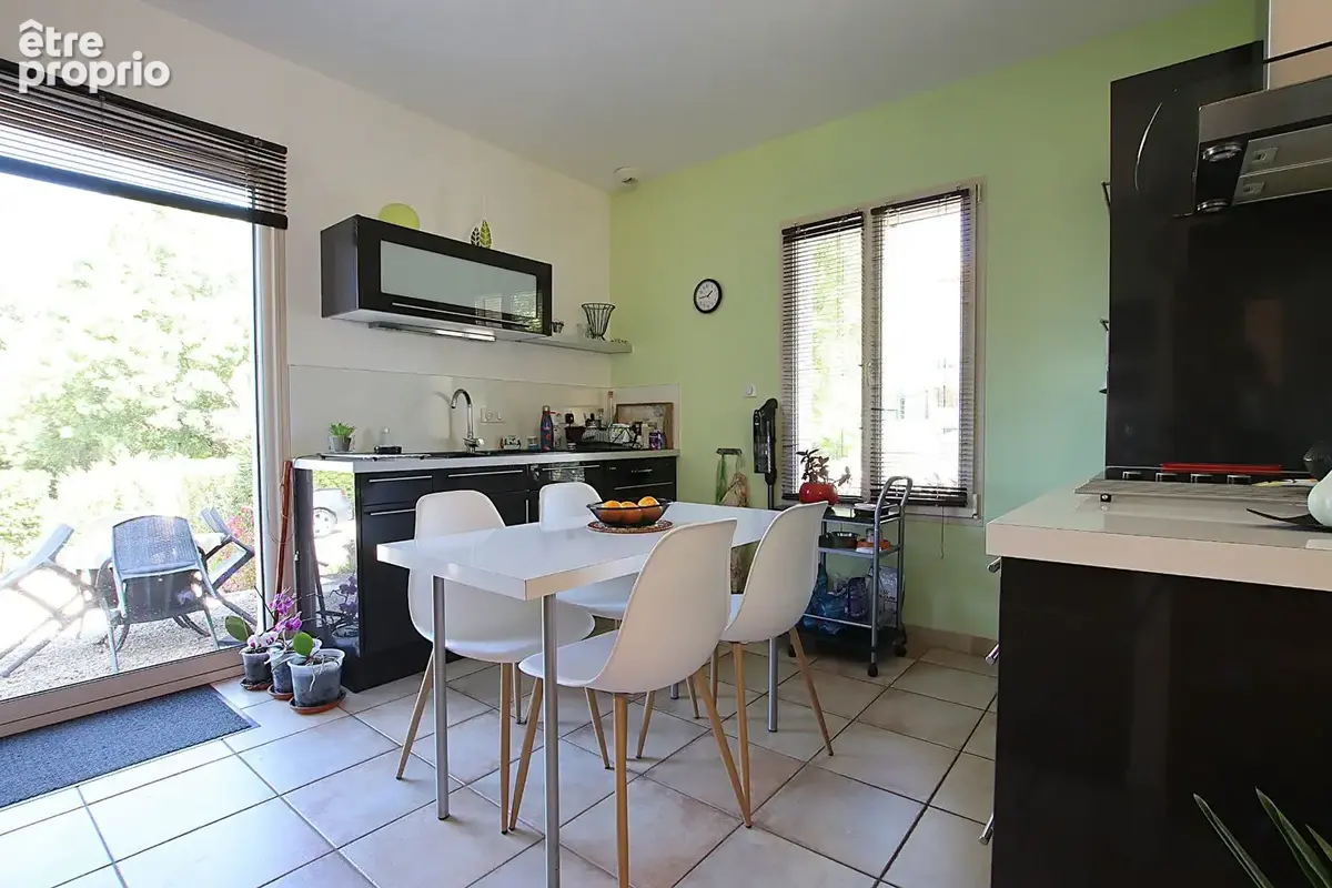 Vouillé, maison de plain-pied, 5 pièces, 116 m² habitables - photo 9