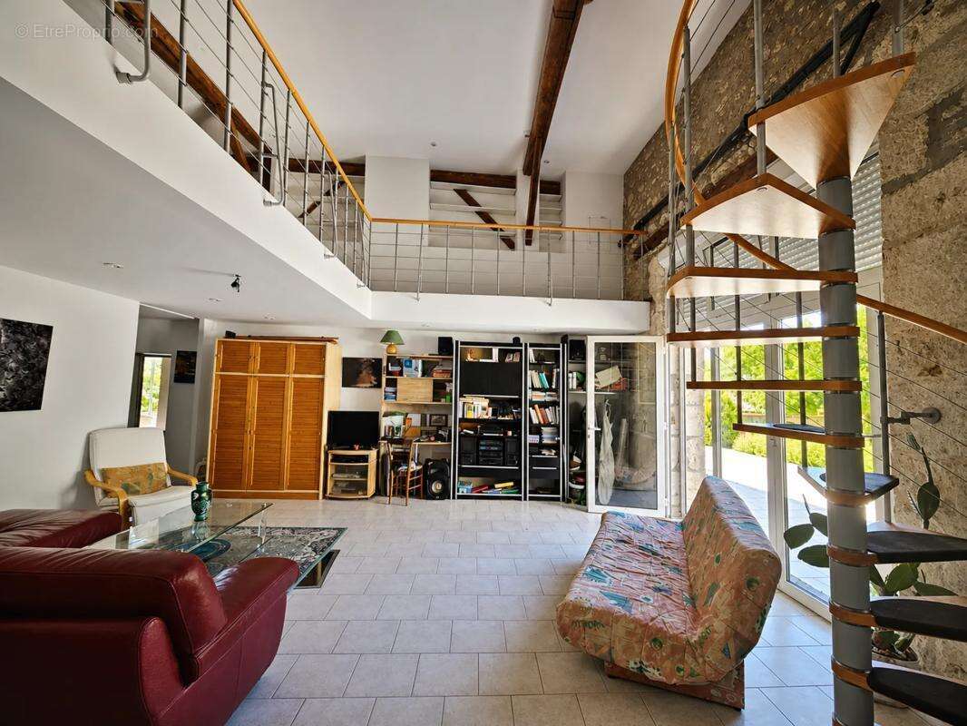 Maison de 10 pièces de 250 m² à Pardaillan - photo 7
