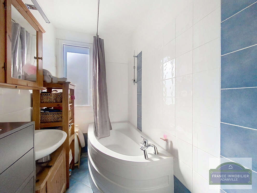 Maison à SAINT-MAUR-DES-FOSSES